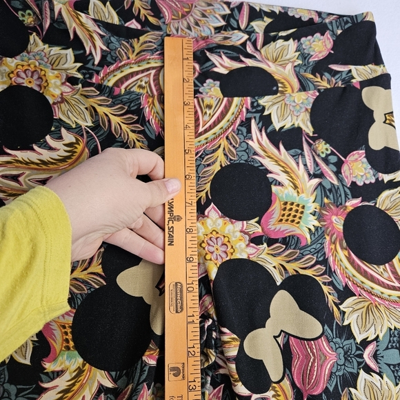 Lularoe Tall & Curvy Disney Minnie Patterned Leggings One Size - Picture 3 of 6